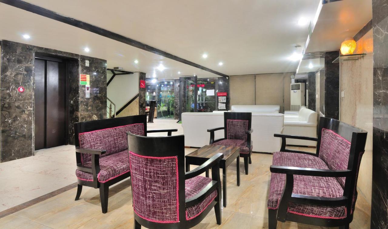 The Bonlon Inn-Near Blk Hospital 델리 외부 사진