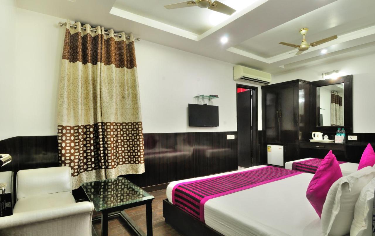 The Bonlon Inn-Near Blk Hospital 델리 외부 사진